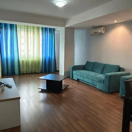 David Summerland Aparament Nord Mamaia