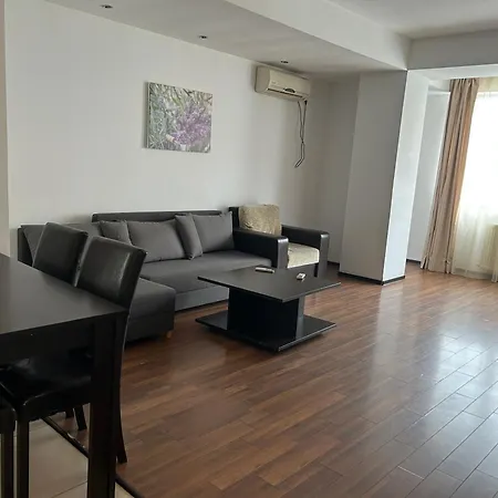 David Summerland Aparament Nord Mamaia